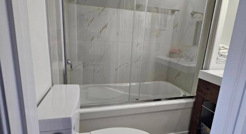 Photo of Bathroom in Summerside