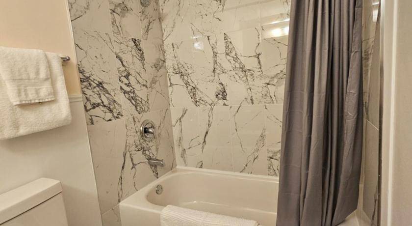 Photo of Bathroom in Summerside