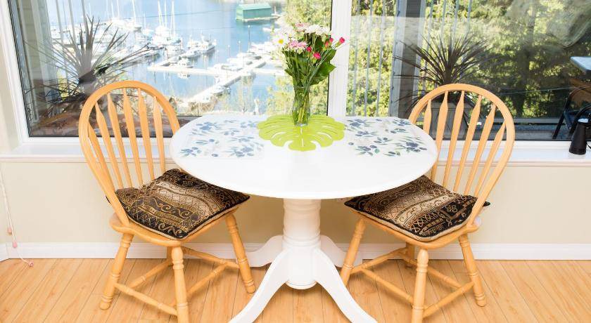 Photo of Patio Balcony in Madeira Park