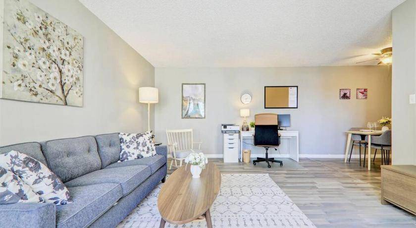 Photo of Livingroom in Beltline