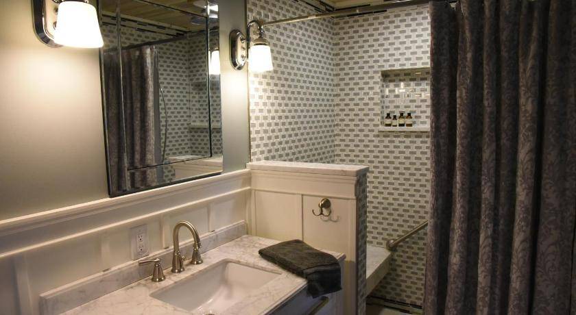 Photo of Bathroom in West Kelowna Estates
