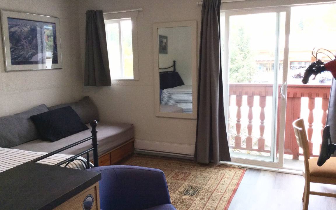 Photo of Livingroom in Whistler Creekside