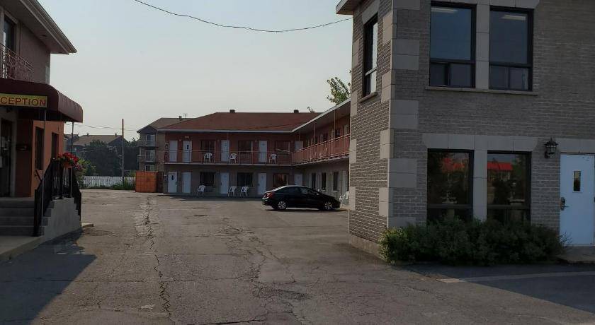 Photo of Others in Brossard