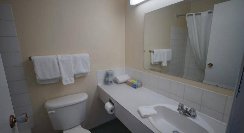 Photo of Bathroom in South Lethbridge
