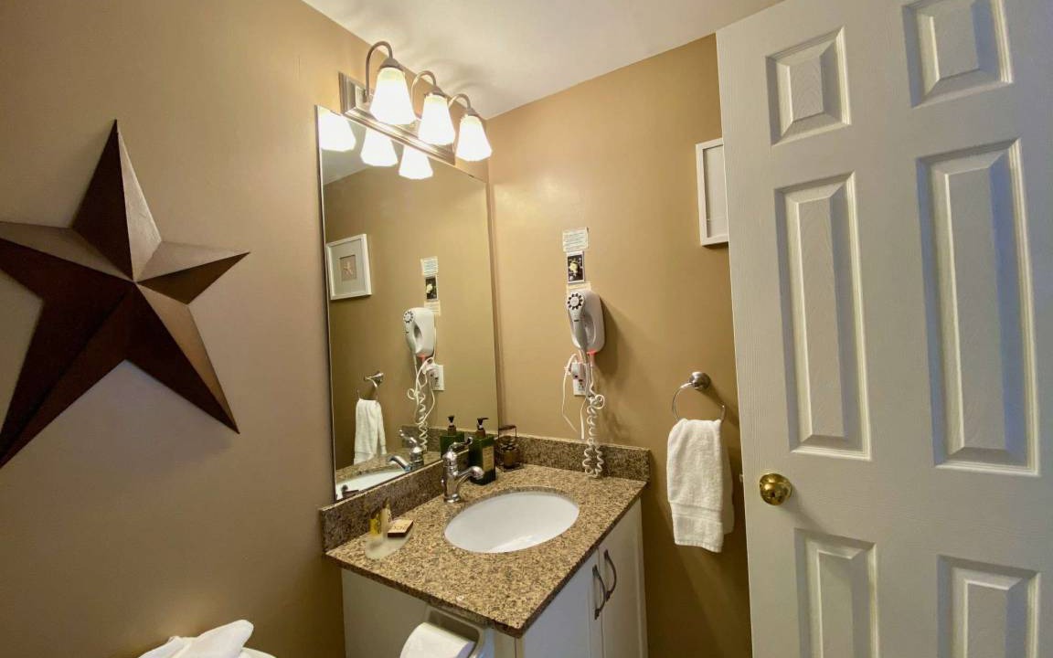Photo of Bathroom in Craigleith