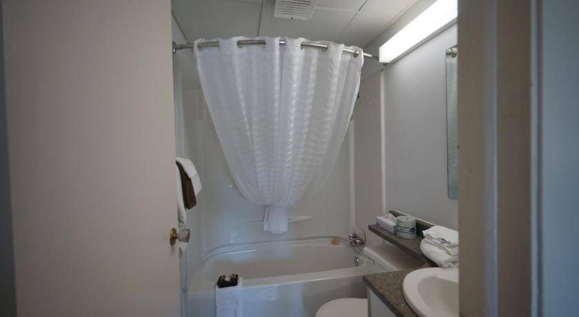 Photo of Bathroom in South Lethbridge