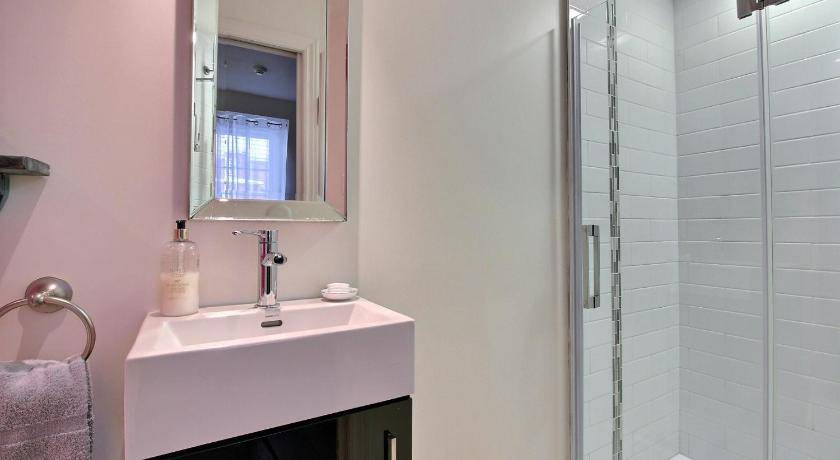 Photo of Bathroom in Saint-Leon-de-Standon