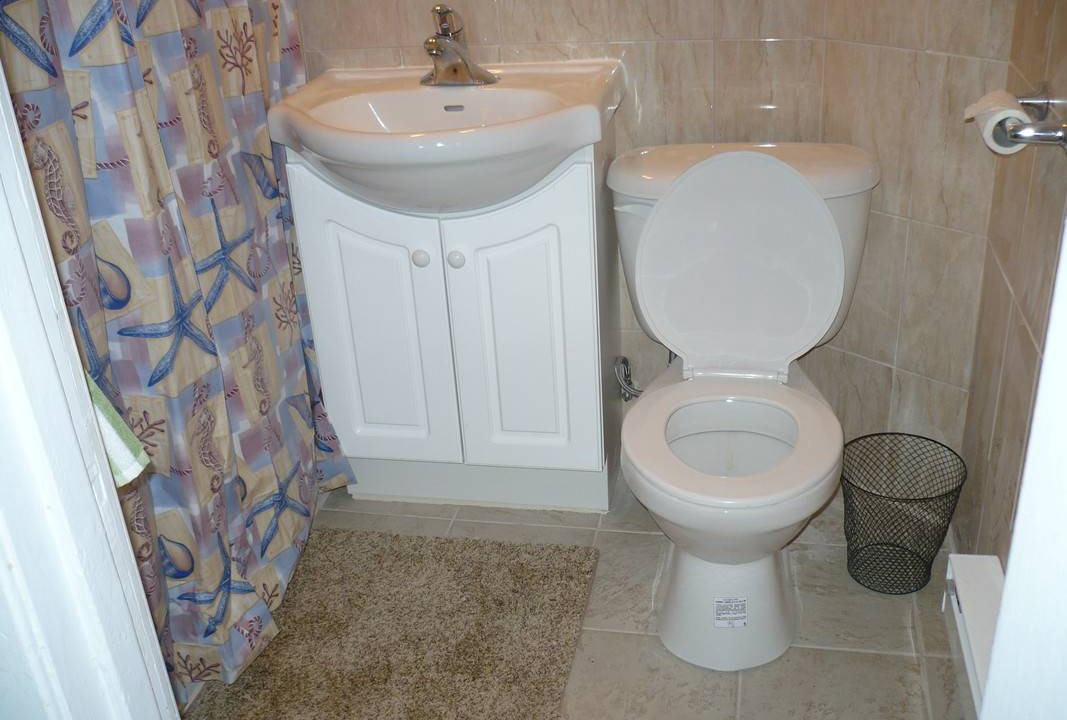 Photo of Bathroom in Cote-Des-Neiges—Notre-Dame-De-Grace