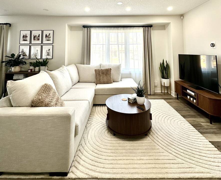 Photo of Livingroom in Durham Region