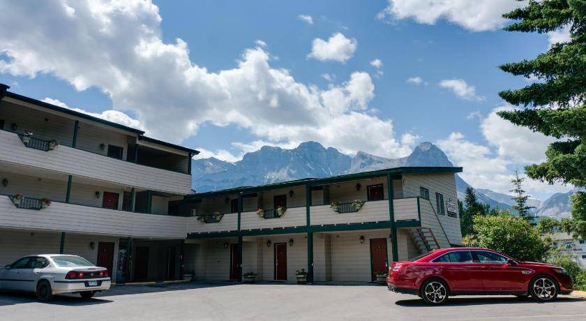Photo of Others in Canmore