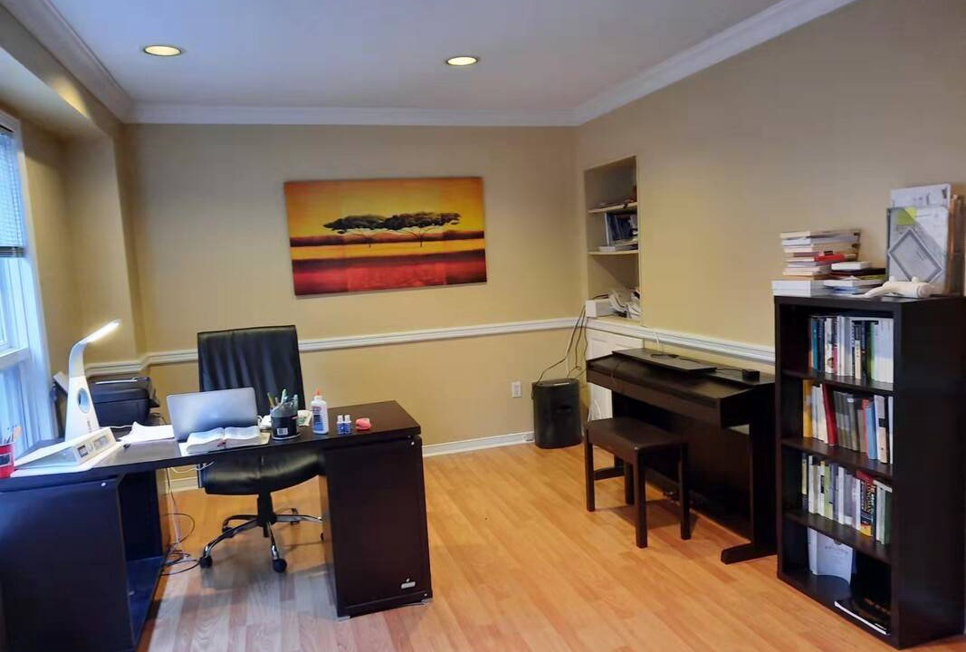 Photo of Livingroom in Aurora
