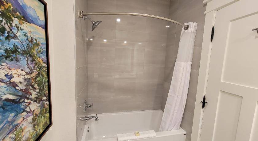 Photo of Bathroom in Waterton Park