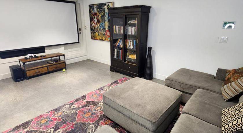 Photo of Livingroom in West Vancouver