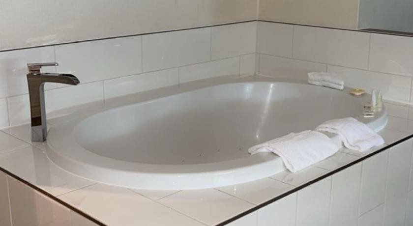 Photo of Bathroom in Saint-Leonard
