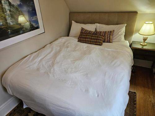 Photo of Bedroom in Rosedale