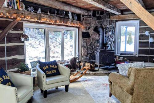 Photo of Livingroom in Mono