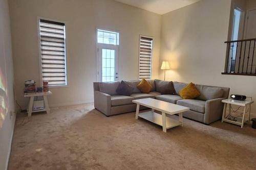 Photo of Livingroom in Thorold