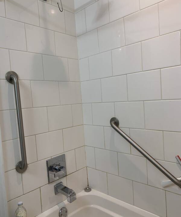 Photo of Bathroom in Cote-Des-Neiges—Notre-Dame-De-Grace