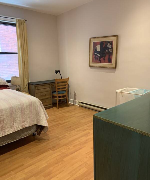 Photo of Bedroom in Cote-Des-Neiges—Notre-Dame-De-Grace