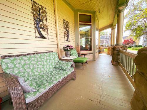 Photo of Patio Balcony in Queens Square