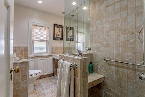 Photo of Bathroom in Rosedale