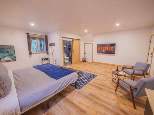 Photo of Bedroom in Ucluelet