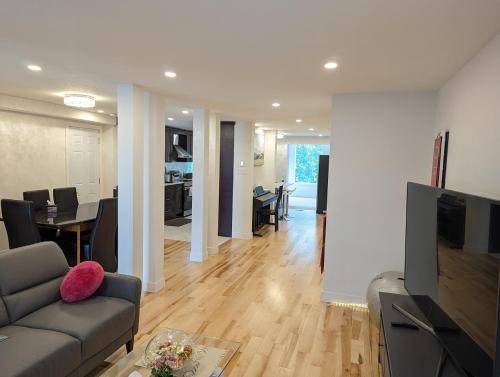 Photo of Livingroom in Fabreville