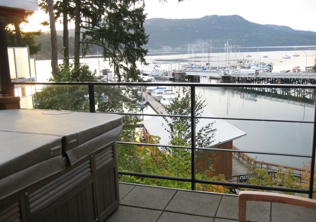 Photo of Patio Balcony in Brentwood Bay