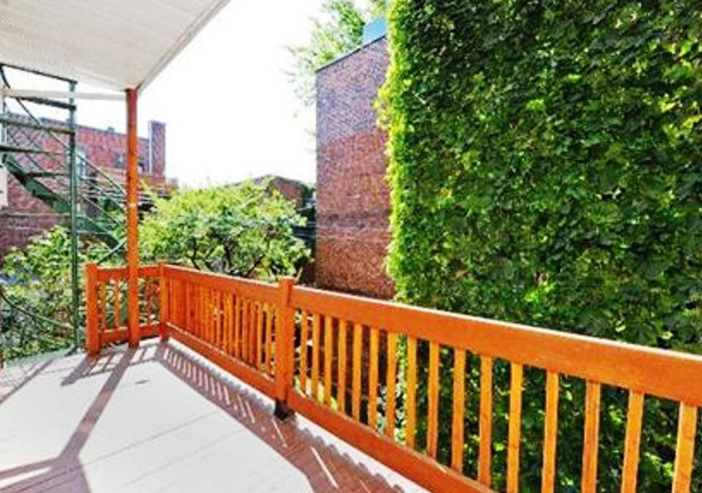 Photo of Patio Balcony in Outremont