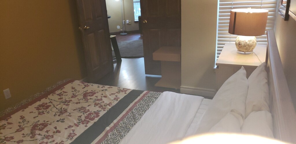 Photo of Bedroom in Bay Street Corridor