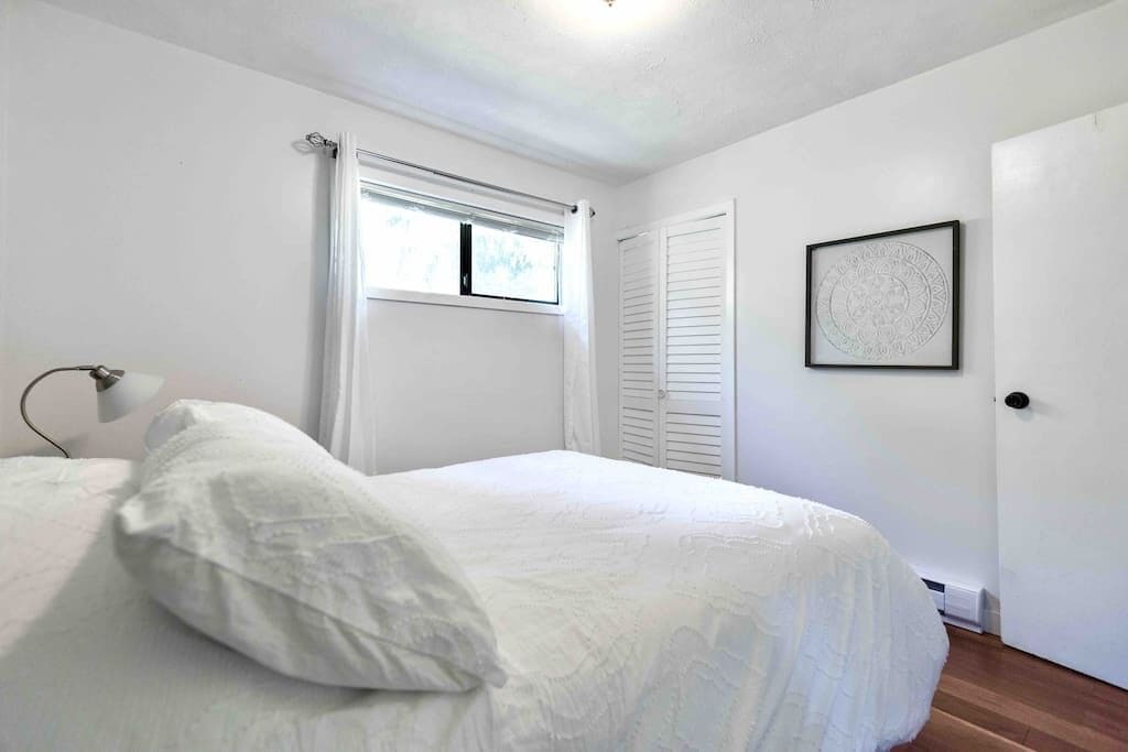 Photo of Bedroom in Saanich East