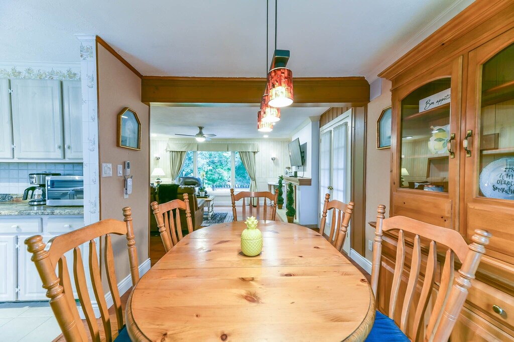 Photo of Livingroom in Halton Regional Municipality