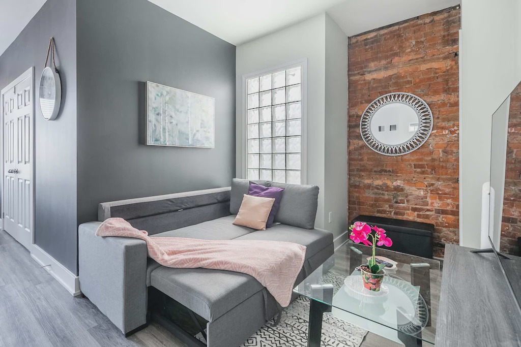 Photo of Livingroom in Central Hamilton
