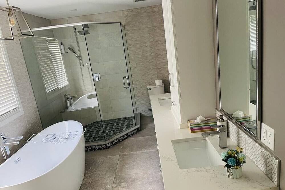 Photo of Bathroom in Middlesex Centre