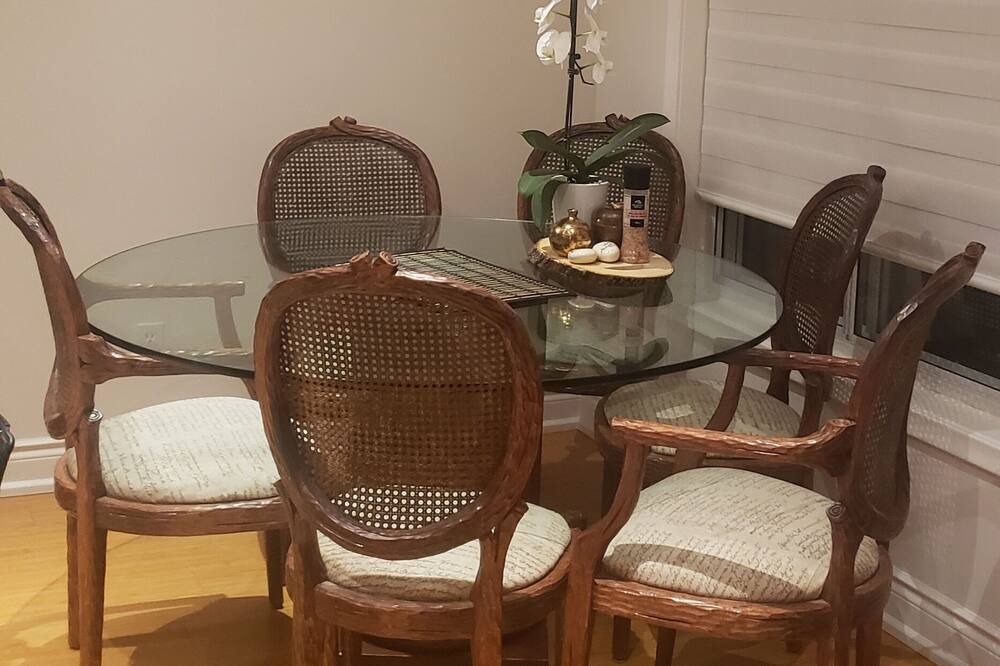 Photo of Livingroom in Aurora