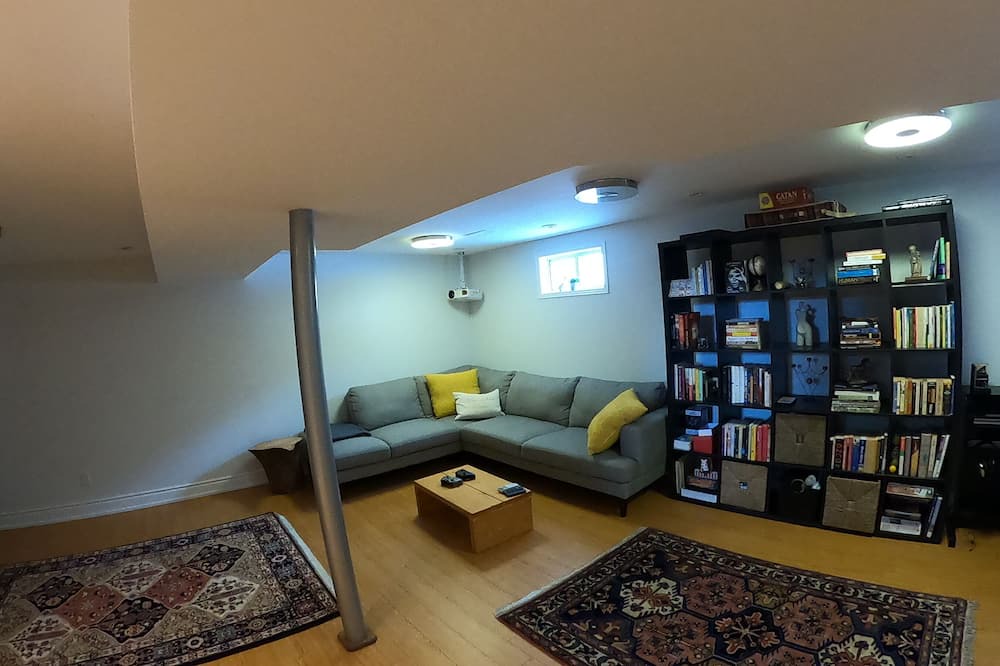 Photo of Livingroom in Aurora