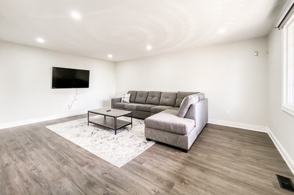 Photo of Livingroom in Hamilton