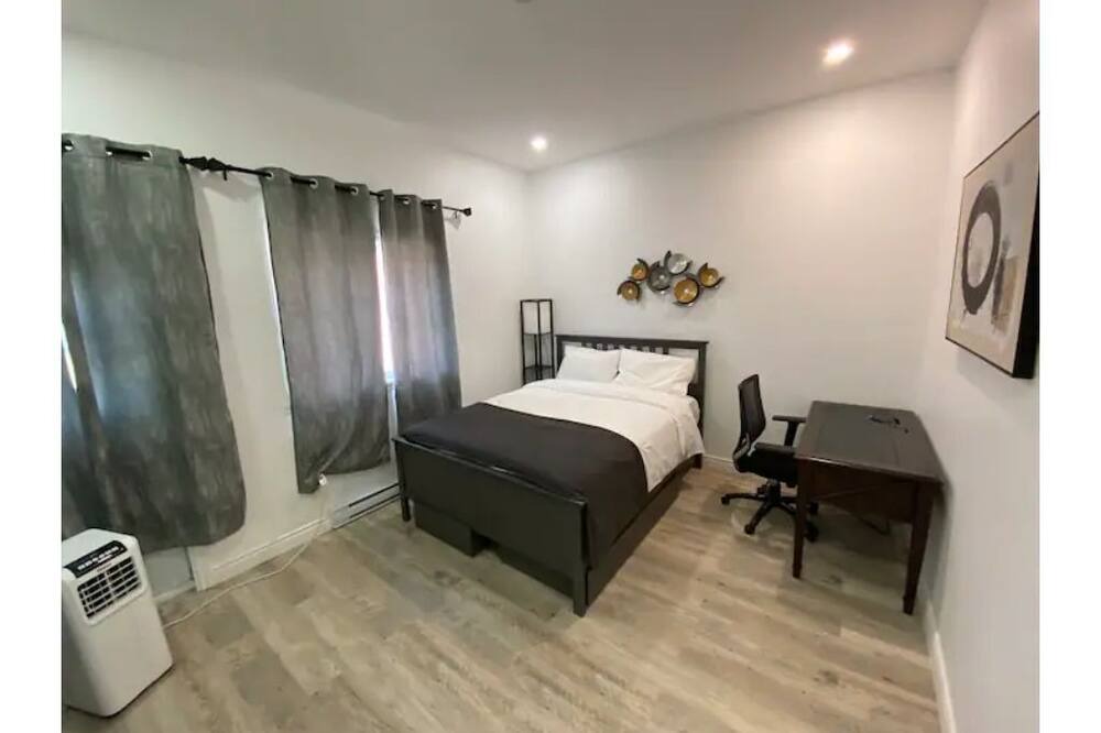 Photo of Bedroom in Cote-Saint-Paul