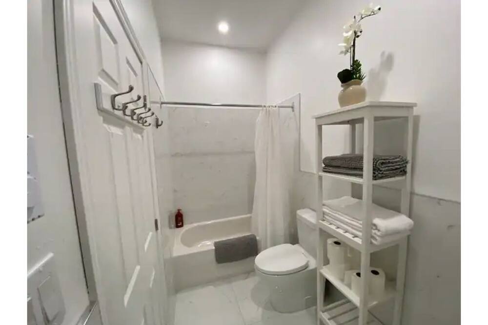 Photo of Bathroom in Cote-Saint-Paul