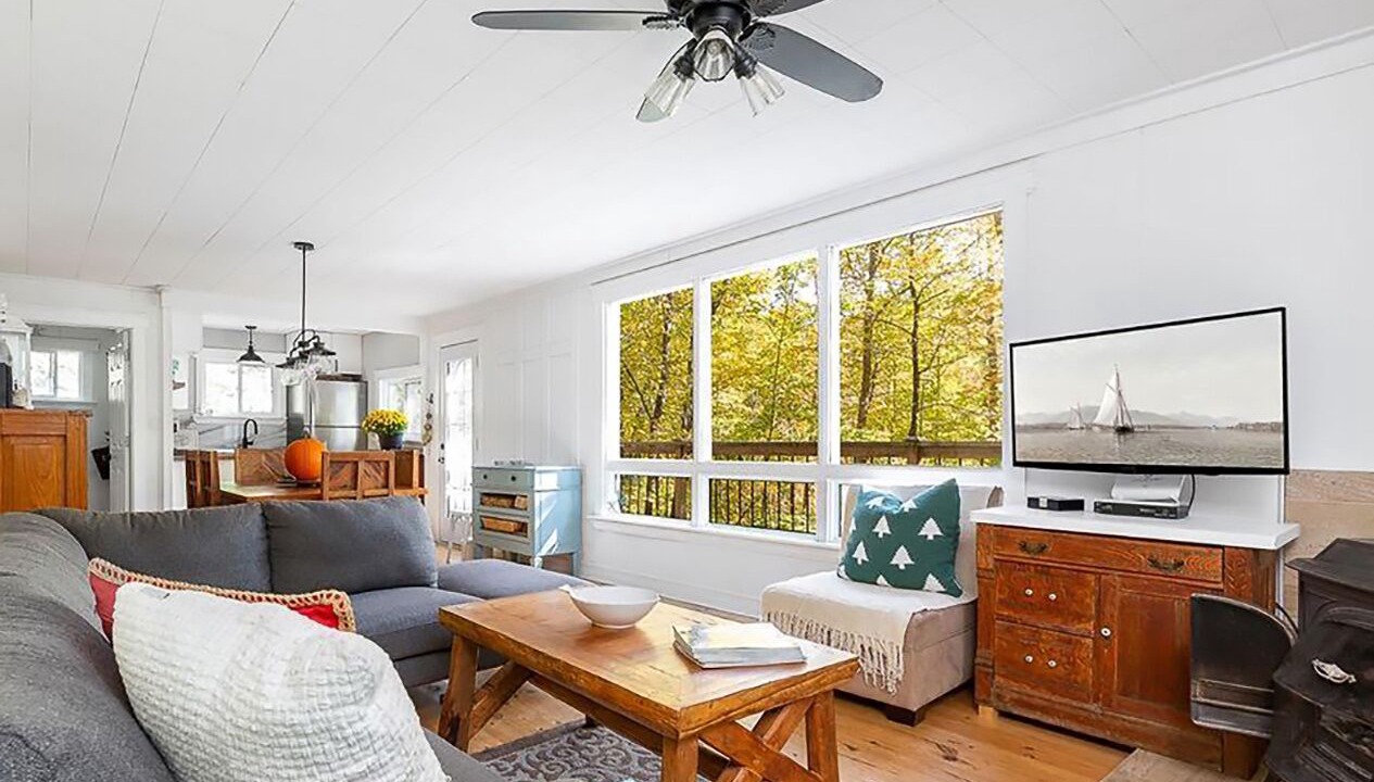 Photo of Livingroom in Utterson
