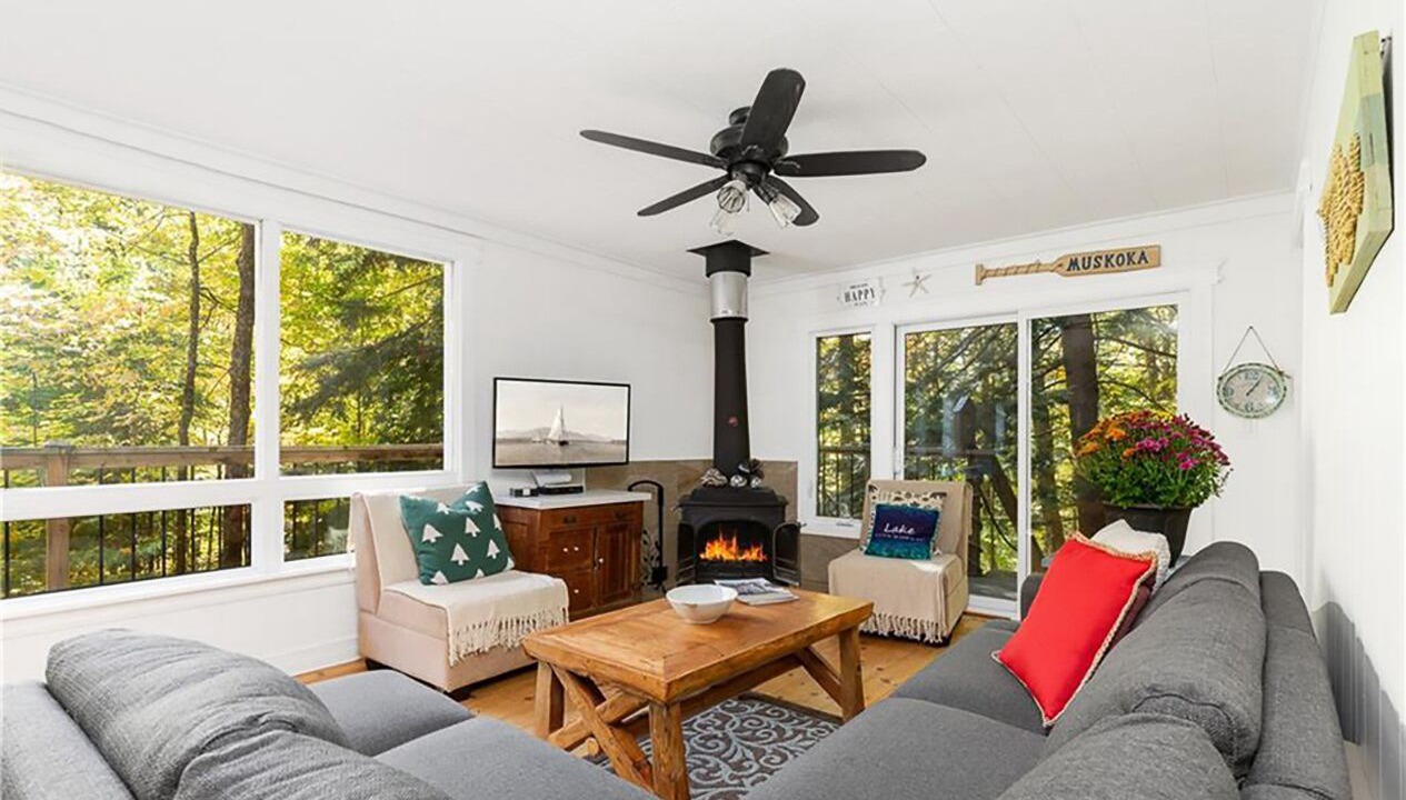 Photo of Livingroom in Utterson