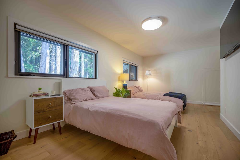 Photo of Bedroom in Galiano