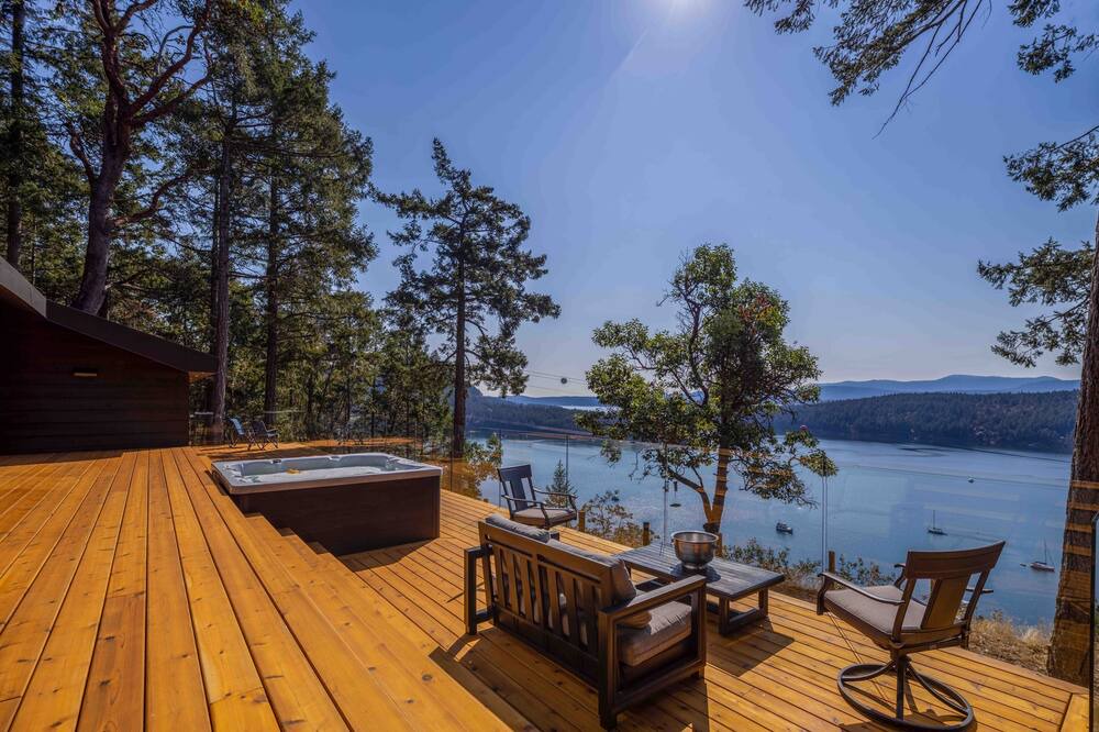 Photo of Patio Balcony in Galiano