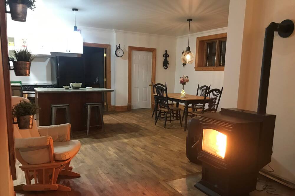 Photo of Livingroom in Montmagny Regional County Municipality