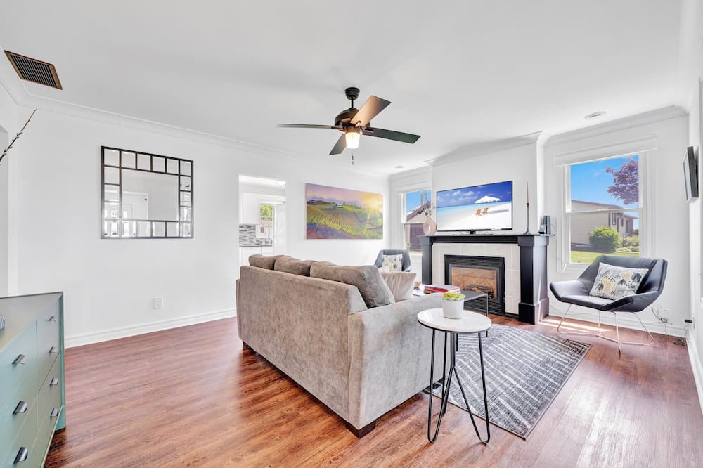 Photo of Livingroom in Selkirk