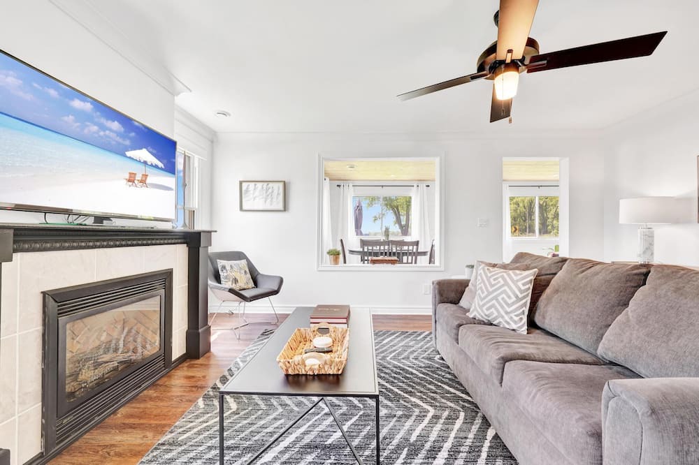 Photo of Livingroom in Selkirk