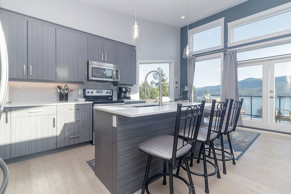Photo of Kitchen in Cowichan Bay