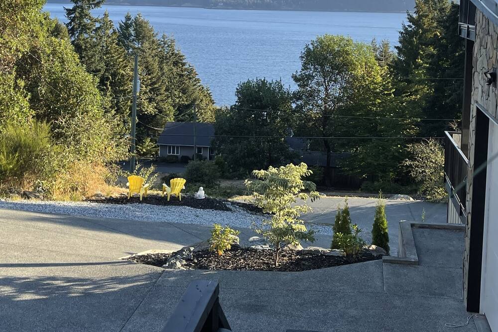 Photo of Patio Balcony in Cowichan Bay