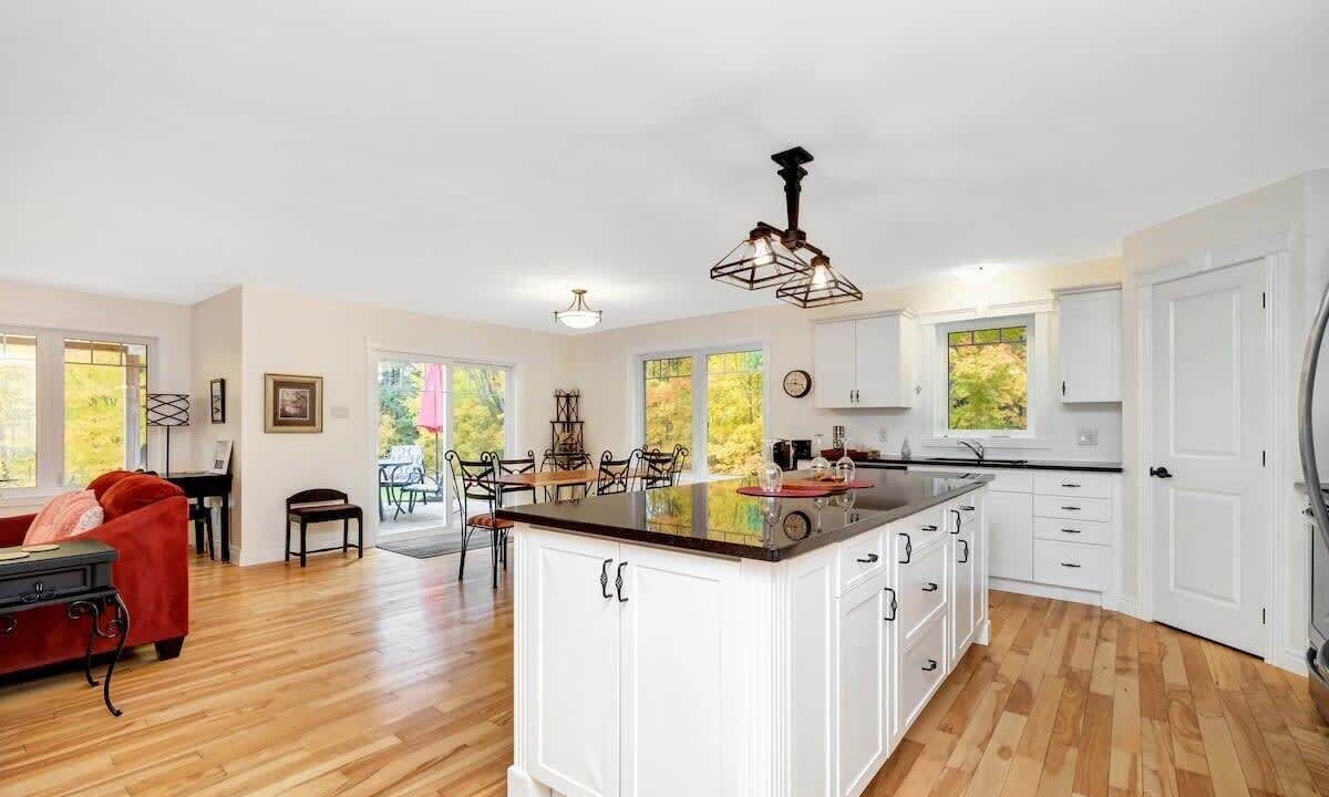 Photo of Kitchen in Calabogie
