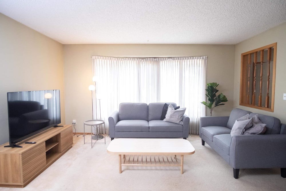 Photo of Livingroom in East Kildonan